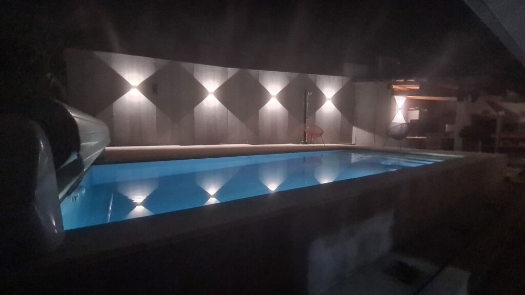 Piscina com cobertura solar, Boticas